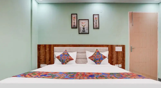 Номер Deluxe FabHotel Sky - Nr Sapphire 83 Mall, Manesar