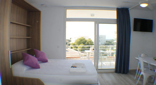 Rescator Resort 330 in Roses