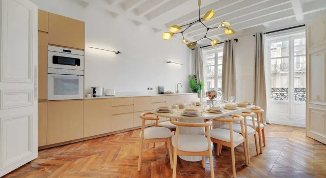 Magnificent Apartment - 4br/10p - Palais-royal, Забронировать Апартаменты/квартира Париж Иль-де-Франс, рядом с Лувр — Риволи