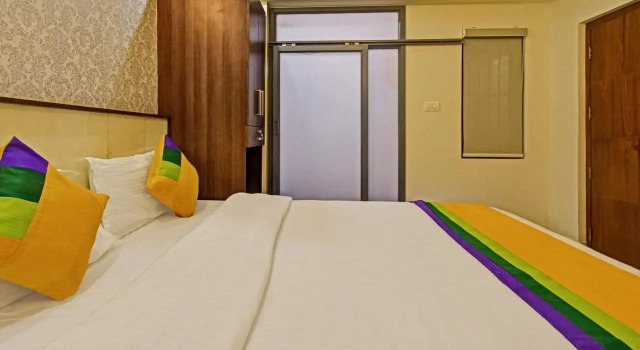 Itsy Hotels Deluxe Inn