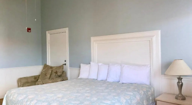 Номер Standard Sea and Breeze Hotel and Condo