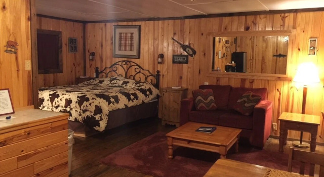 Daisy Motel, Prenota Motel  