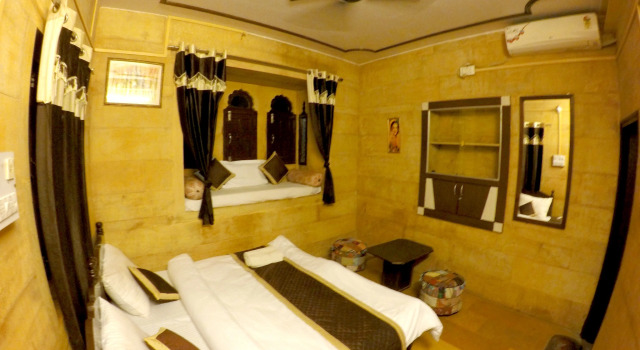 Кровать в общем номере (женский номер) Hotel Fotiya jaisalmer