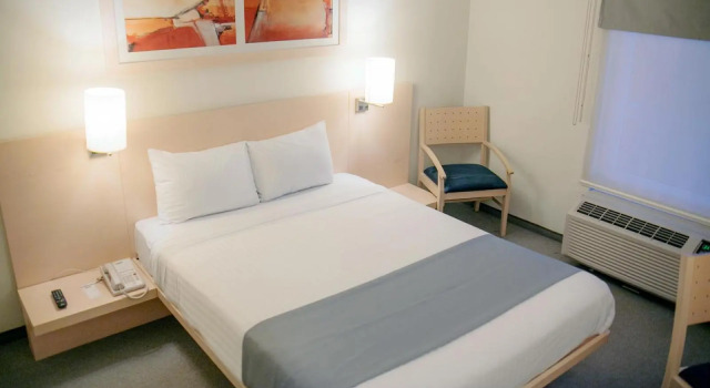 City Express Saltillo Sur, Varaa Hotelli Liikematkailuhotellit kohteessa Coahuila, 4* 5*
