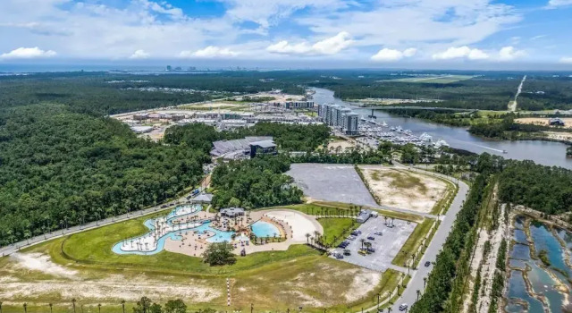 Номер Standard с балконом Wharf 902 by Youngs Suncoast
