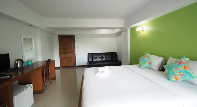 Двухместный номер Standard с балконом Phuhi Hotel