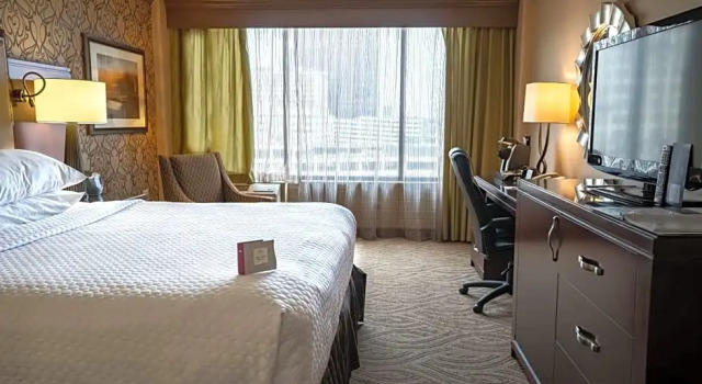 Номер Executive Crowne Plaza Hotel Dayton