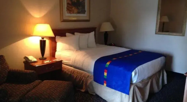 Park Inn Harrisburg West, PA