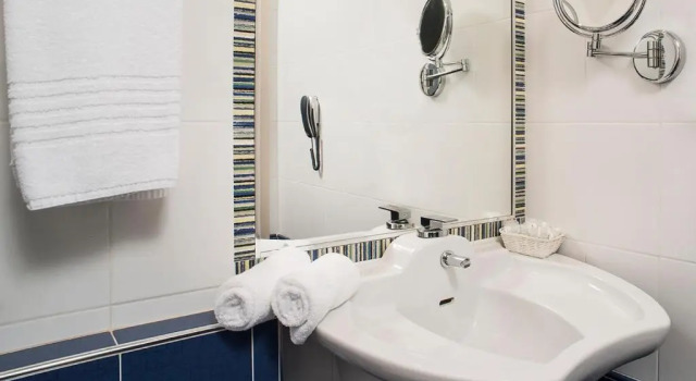 Четырёхместный номер Standard Hotel Plaza