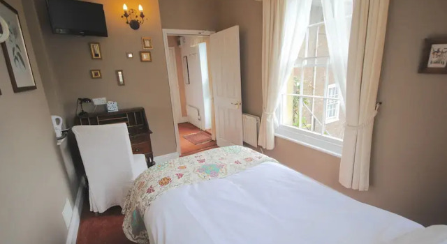 Одноместный номер Standard с балконом Churchill Guest House