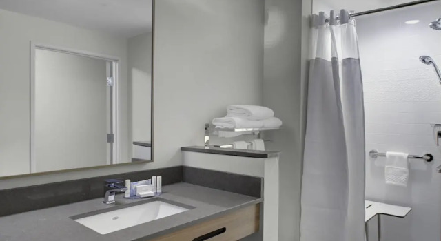 Студия Fairfield Inn & Suites by Marriott Roanoke Salem