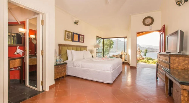 Residency Lake Resort and Spa
