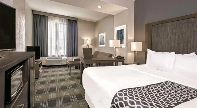 Двухместный люкс La Quinta by Wyndham Victoria - South