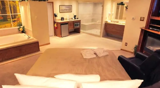 Sybaris Pool Suites Indianapolis, Rezerwuj Hotel Hotele w Indianapolis z basenem, Basen