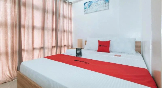 Люкс Standard RedDoorz Near Iloilo International Airport