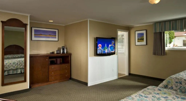 Четырёхместный семейный номер Standard Wellfleet Lodge
