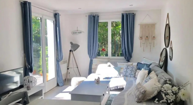 Cap d'Antibes 50m from the beach 3 bedrooms/Pool, Забронировать Вилла Отели Приморских Альпы с бассейном, Бассейн