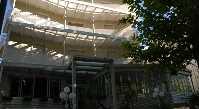 Hotel Concordia Palace, Забронировать Отель Мирамаре Римини