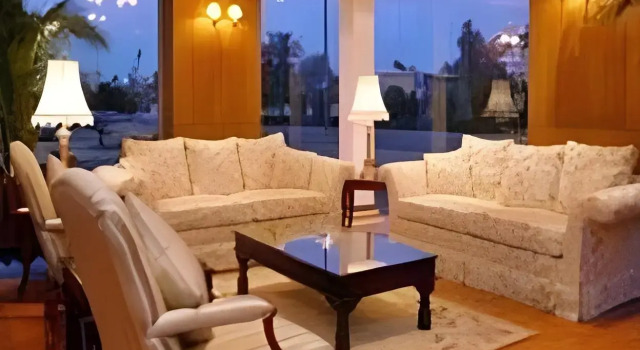 Le Royal Express Hotel, Забронировать Отель Отели Кувейта с завтраком, рядом с Kuwait Universal Institute, Завтраки