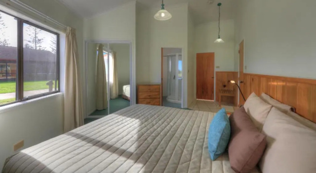 Коттедж Ocean Breeze Cottages