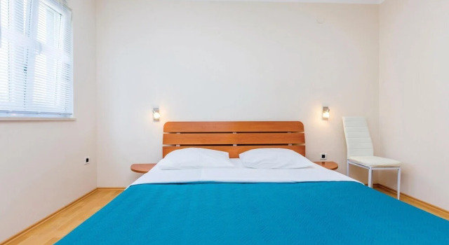 Awesome Home in Pinezici With Wifi and 2 Bedrooms, Varaa Hotelli Hotellit Kvarner Islands uima-altaalla, Uima-allas