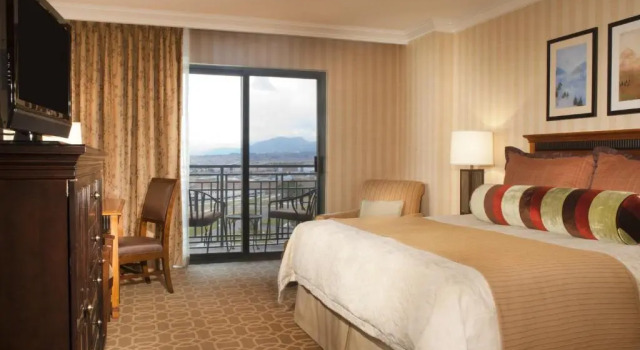 Номер Standard с балконом и с видом на горы Omni Interlocken Hotel