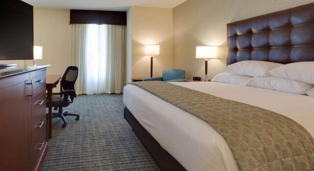 Drury Plaza Hotel St. Louis St. Charles, Buchen Sie Hotel St. Charles Chicago und Umgebung