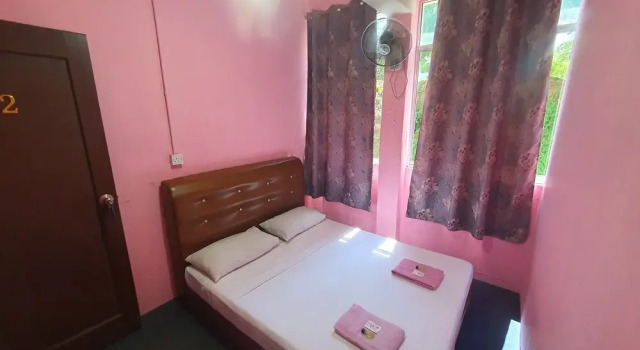OYO 90798 Two Two Inn, Prenota Hotel Lahad Datu 