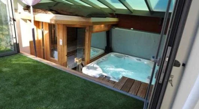 B&B Symphonia, Забронировать Отель Отели Брюгге 5 звезд, рядом с Рыночная площадь Брюгге, 5*