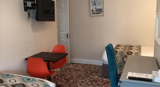 Четырёхместный номер Standard Tom Dick and Harriets Accommodation