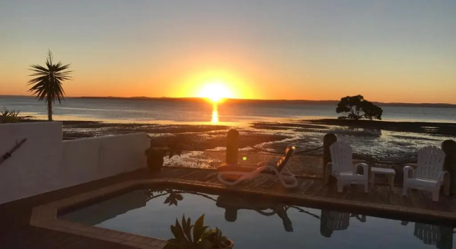 Апартаменты Moreton Bay Beach Lodge