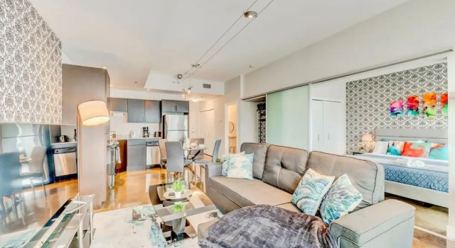 Luxury Condo With City Views Near Stampede Park, Rezervați Hotel Calgary Calgary Region, aproape de Reader Rock Garden