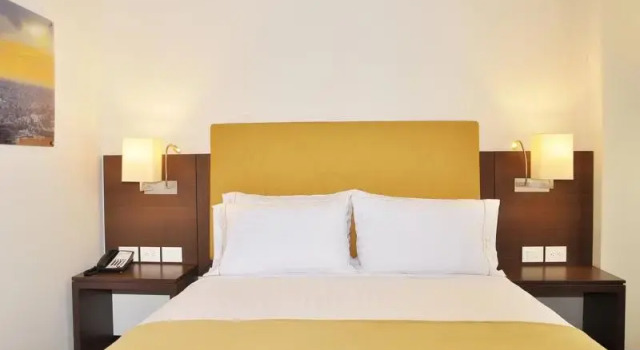 Двухместный номер Standard с балконом Holiday Inn Express & Suites Bogota Zona G By IHG