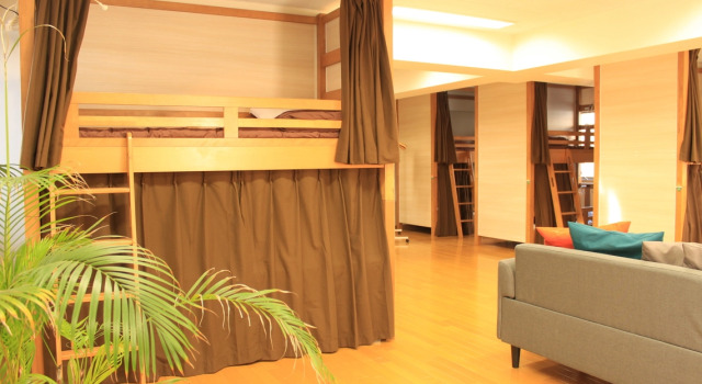 Кровать в общем номере T and K Hostel Kobe Sannomiya East