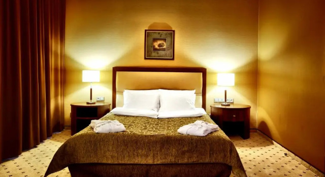 Полулюкс Grand Royal Hotel