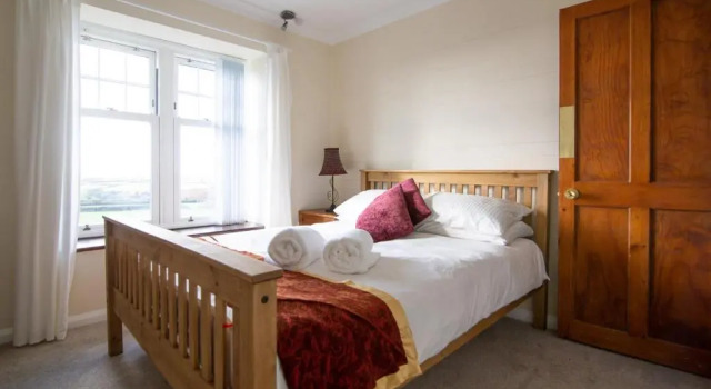 Kings Acre spacious 4 bed with Breath-taking views, Забронировать Отель Кэмелфорд Корнуолл, рядом с Поле для гольфа в Бовуд-парке