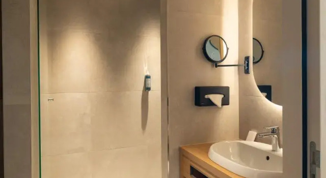 Двухместный номер Deluxe с балконом Hôtel Horizon Resort Massane & Spa