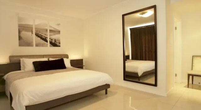 The Nicol Hotel