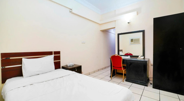OYO 124 Al Salam Palace Hotel, Book Hotel Hoora Manama