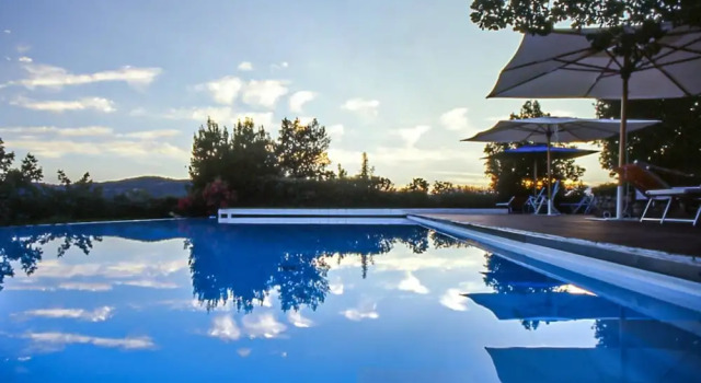 Вилла Oliveta a Retreat Surrounded by Olive Trees