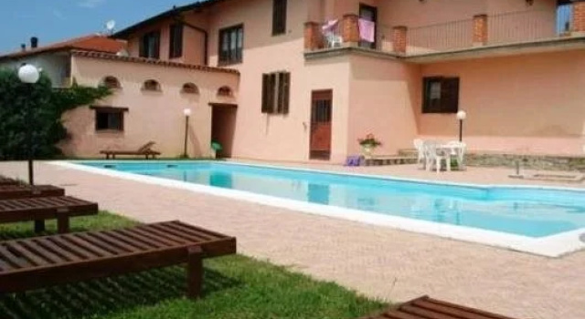 Agriturismo La Costa, Забронировать Отель Отели Ланге с бассейном, Бассейн