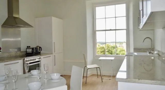 4 Bedroom Clock Tower Apartment In Edinburgh