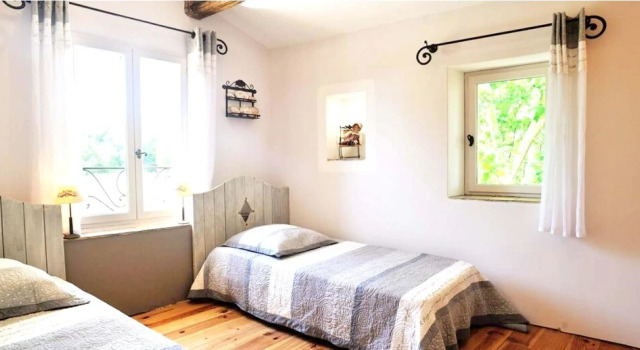 House With 2 Bedrooms in Grans, With Pool Access and Furnished Terrace