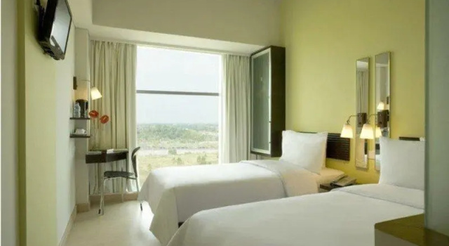 Двухместный номер Standard Hotel Santika BSD City-Serpong