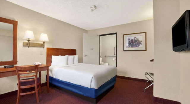 Days Inn Las Vegas at Wild Wild West Gambling Hall, Забронировать Отель Лас-Вегас Невада, рядом с Boulevard Theater Las Vegas