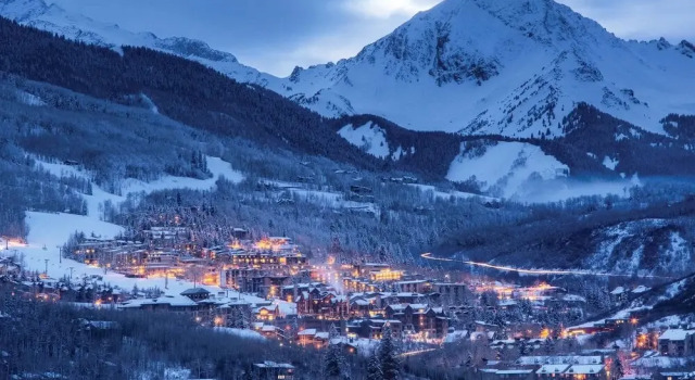 Номер Standard с 3 комнатами с балконом Warm And Cozy 3 Bedroom Ski In, Ski Out Condo In Snowmass Base Village