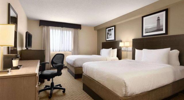 Четырёхместный номер Standard Travelodge Suites by Wyndham Moncton