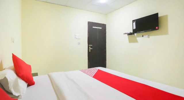 Collection O O 76442 Hotel Surya Plus