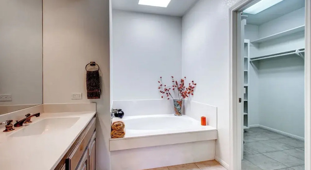 Коттедж Country Club Home: 2br, 2 BA + Den ~ 1 Mi to Golf!