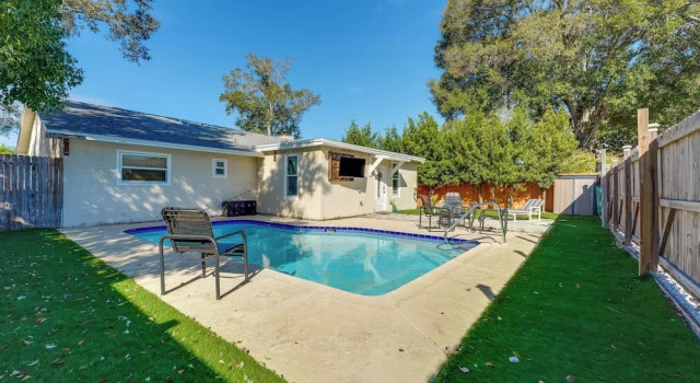 Pool & Patio Access: Breezy Getaway in Palm Harbor, 预订 酒店 帕姆港 Pinellas County